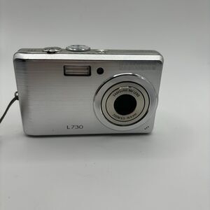 samsung l730 FOR PARTS SWOLLEN BATTERY STUCK IN CAMERA UNTESTED